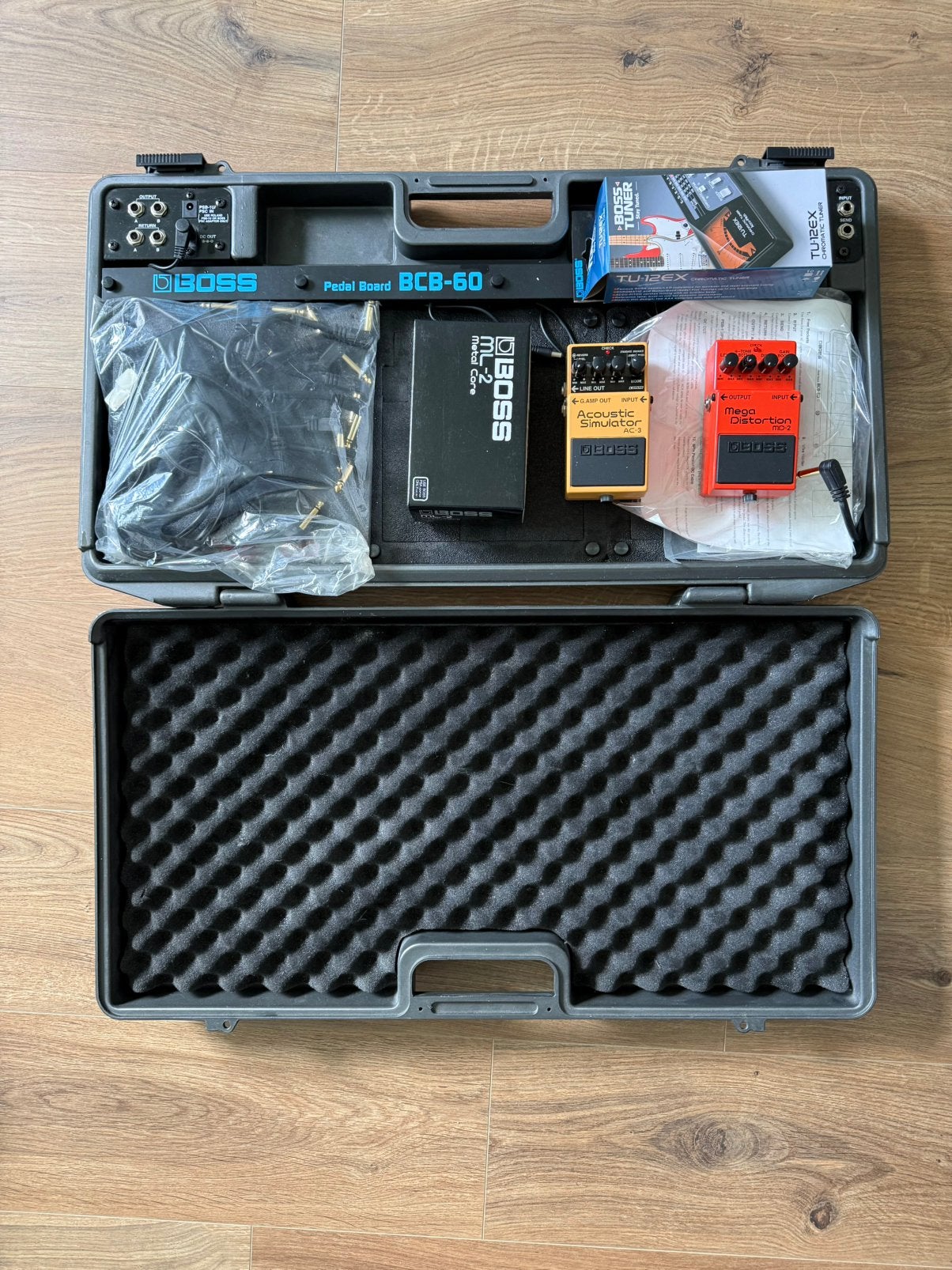 Boss Pedal Bundle + BCB-60 Pedalboard, Musique & Instruments, Effets, Utilisé, Enlèvement ou Envoi