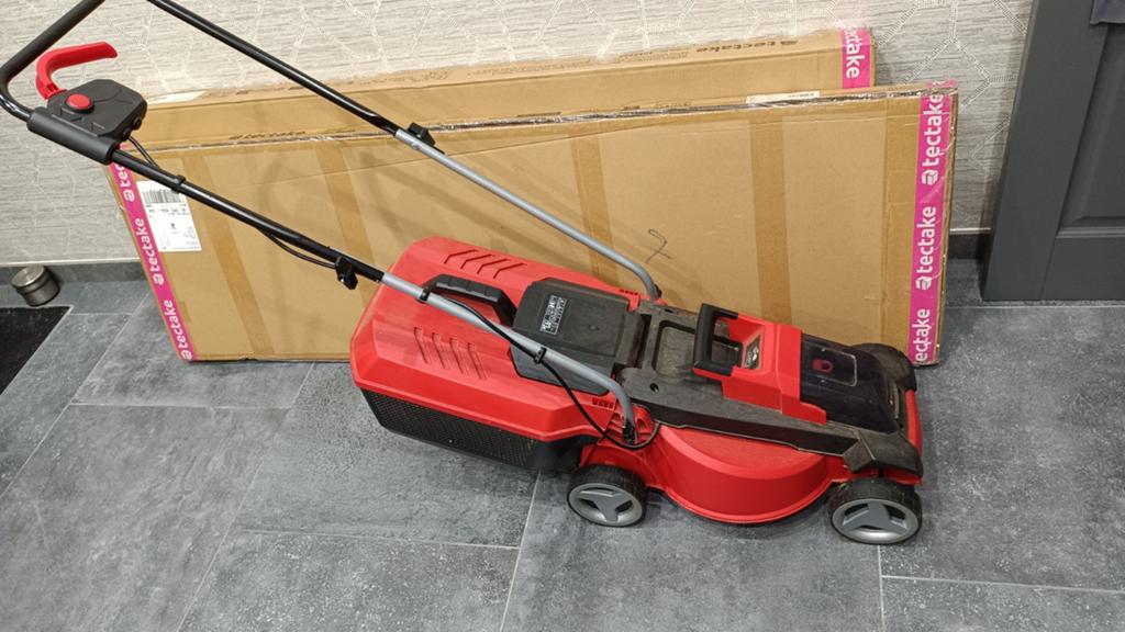 Tondeuse Einhell sans fil + batterie + chargeur, Tondeuses à gazon sur batterie, Einhell, Enlèvement, Sac de ramassage
