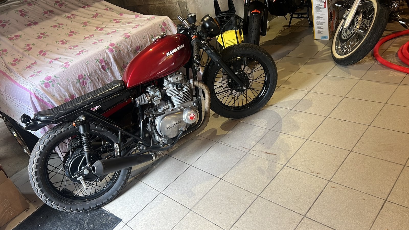 Kawasaki 400 café racer, Particulier