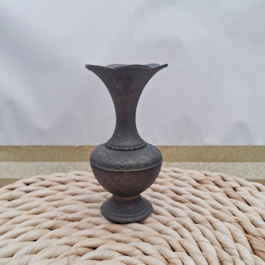 Vase vintage en laiton (12 cm), Antiquités & Art, Antiquités | Vases, Enlèvement ou Envoi