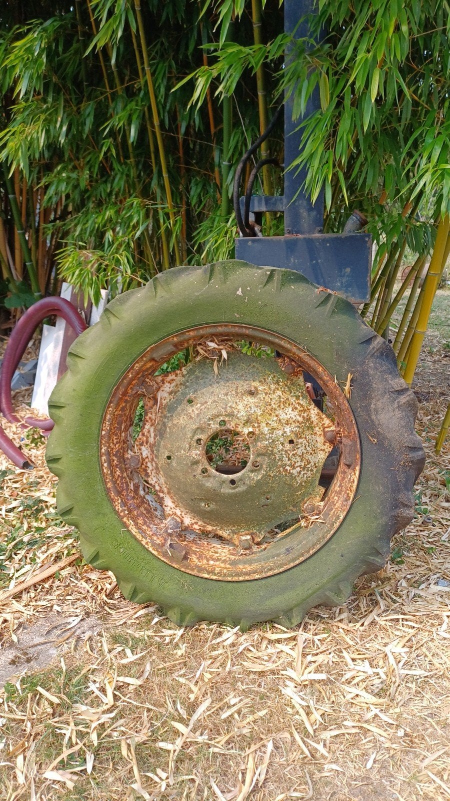 anciennes roues de tracteur 2pces, Articles professionnels, Enlèvement