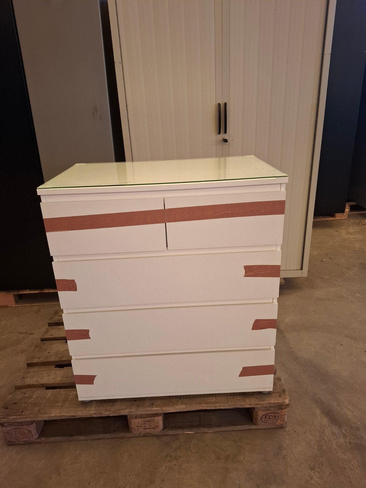IKEA dressoir, Ophalen of Verzenden, Glas