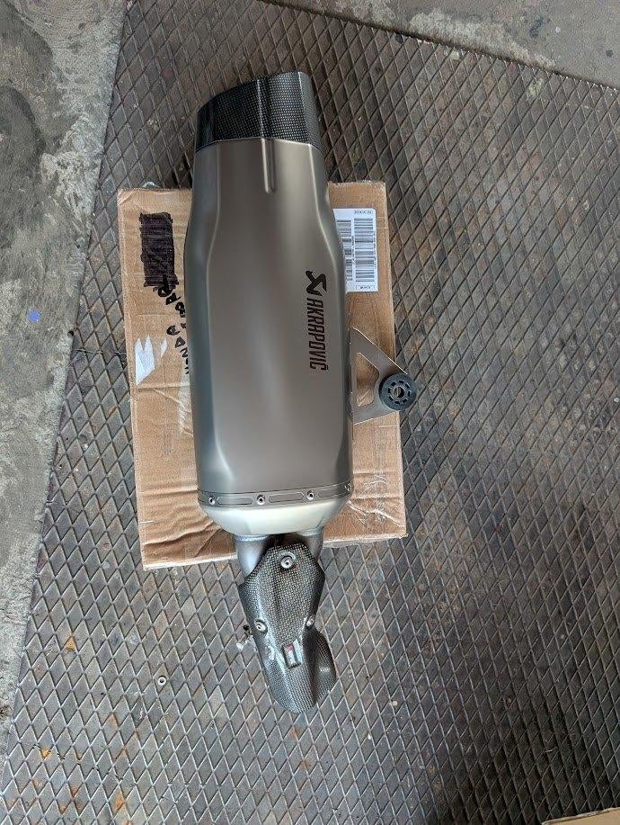 Pot d'échappement Akrapovic R 1250 GS, Enlèvement ou Envoi