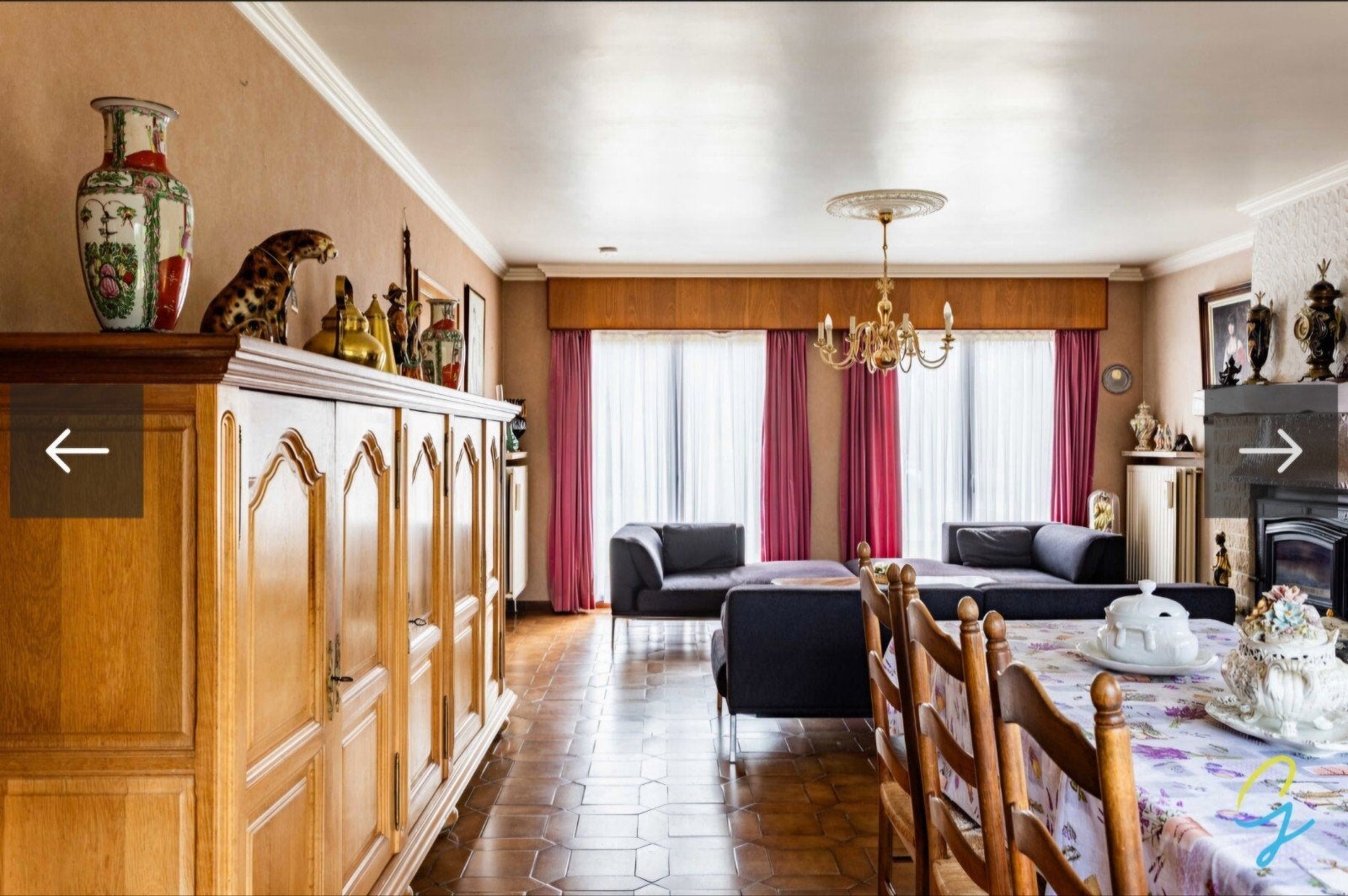 gratis eiken eetplaats 6 stoelen , kast en tafel, Antiek en Kunst, Ophalen