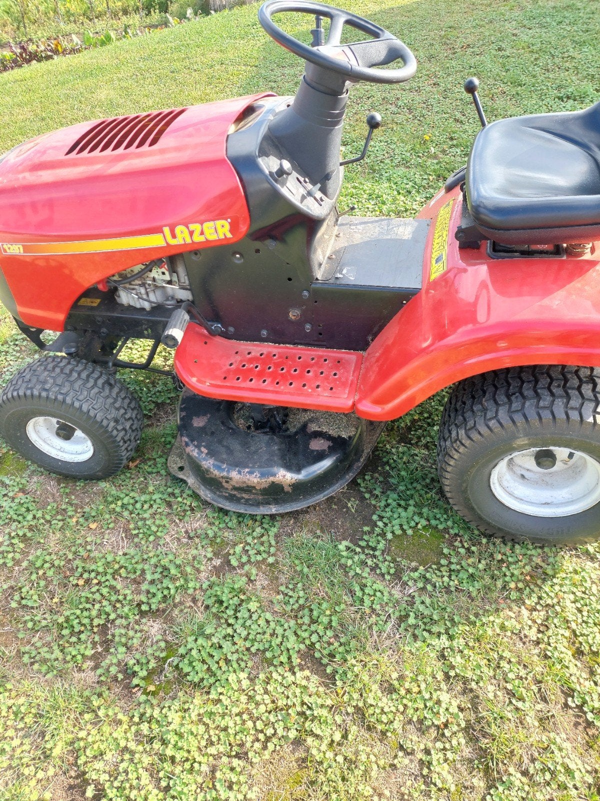 tracteur tondeuse  Lazer, Enlèvement, Utilisé, Démarrage électrique
