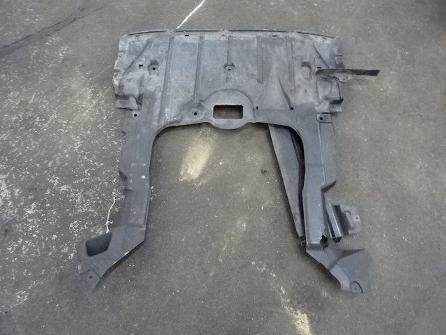 CACHE SOUS MOTEUR BMW 3 serie (E92) (01-2005/12-2013), Mevr. I. Hauben, Utilisé, BMW, Rue de l'Espoir 34 34
4030  GRIVEGNÉE, BE