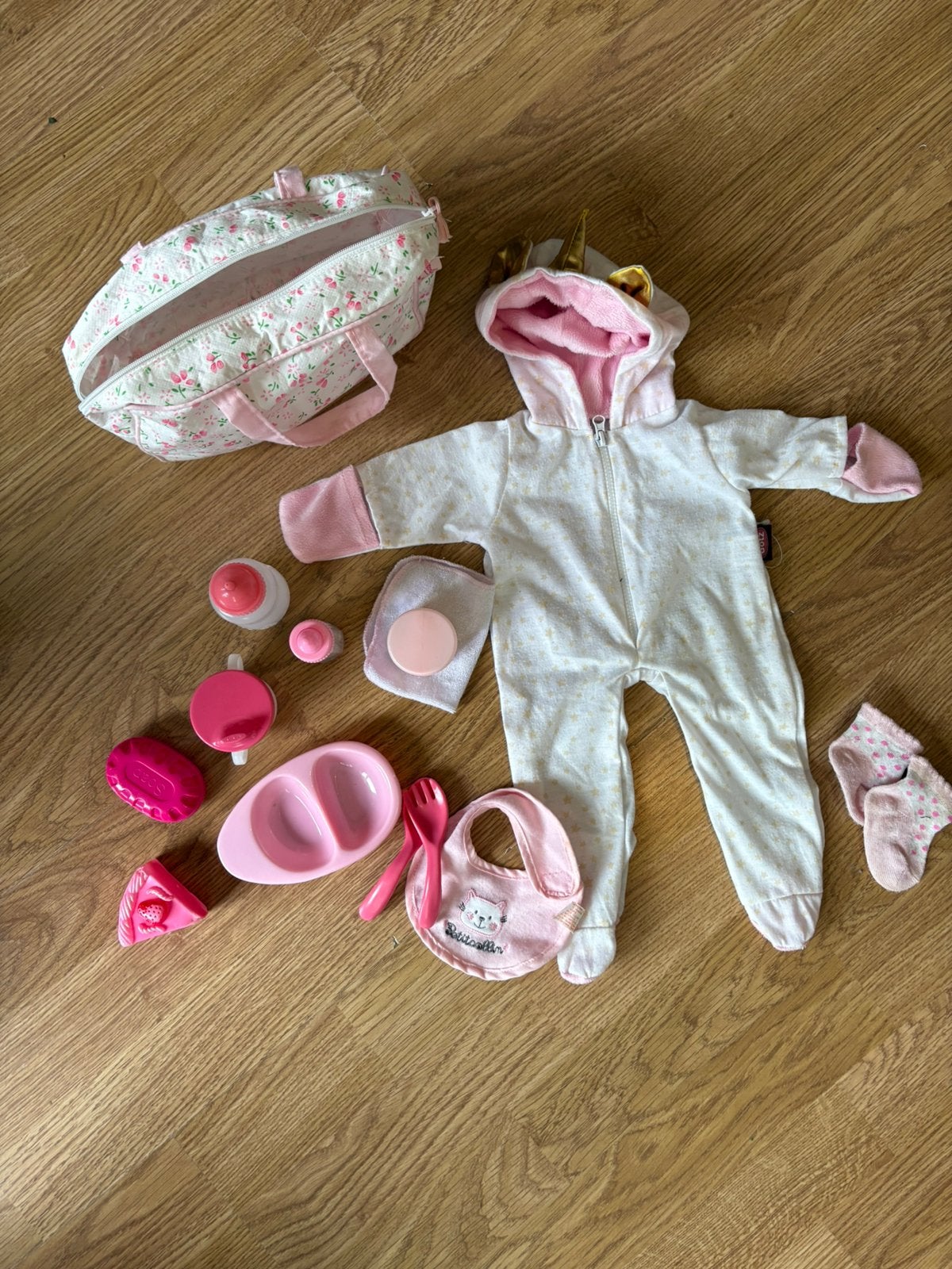 Accessoires pour poupée et se petite valise, Enlèvement, Utilisé