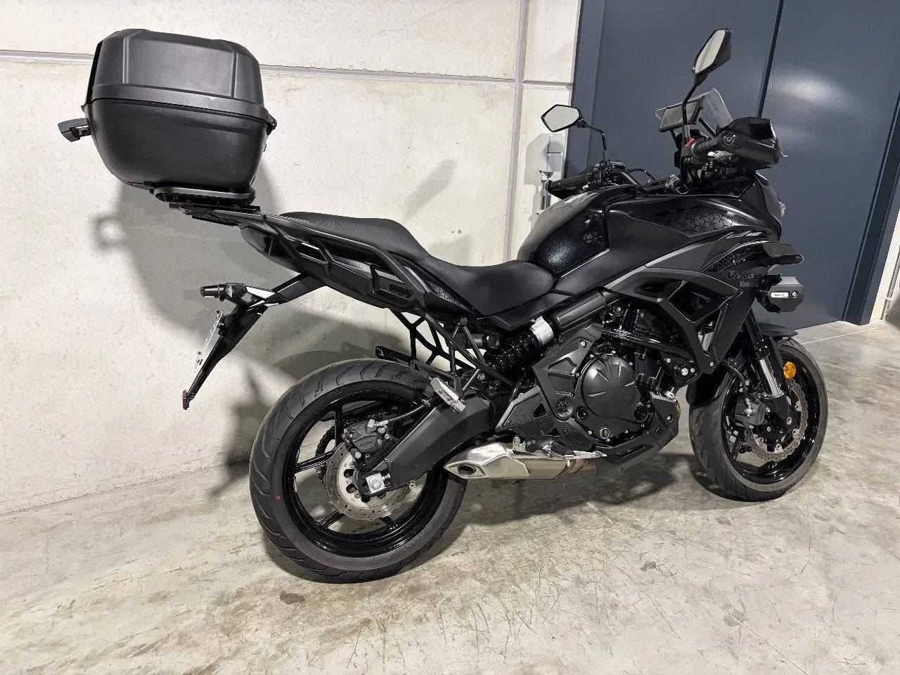 Kawasaki Versys 650 allrounder met topcase (bj 2023), Bedrijf, Meer dan 35 kW, Toermotor, 650 cc