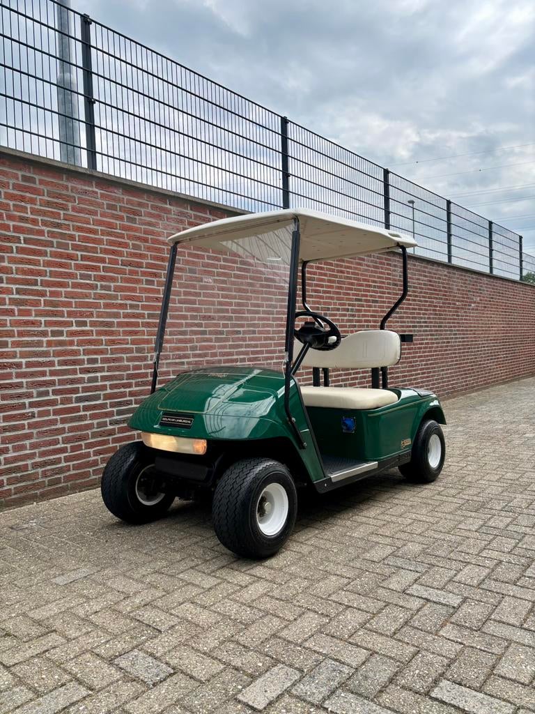 Belle voiturette de golf électrique Ezgo avec attelage, Sports & Fitness, Golf, Comme neuf, Voiturette de golf, Enlèvement ou Envoi