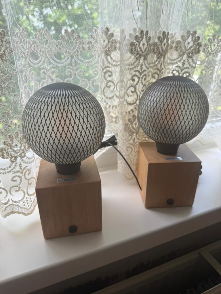 Set van 2 Moderne Tafellampen – Houten Kubus met Sfeerlamp, Huis en Inrichting, Lampen | Wandlampen, Zo goed als nieuw, Hout, Ophalen