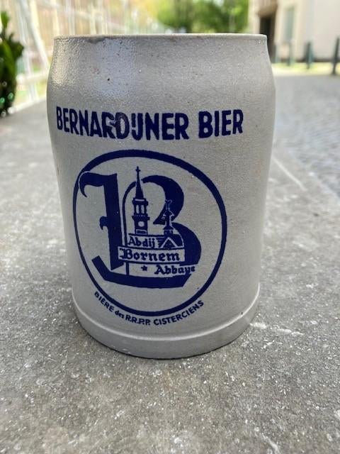 JOLI POT À BIÈRE. CHOPE À BIÈRE. BERNARDIJNERBIER BORNEM, Enlèvement ou Envoi, Comme neuf, Chope(s)