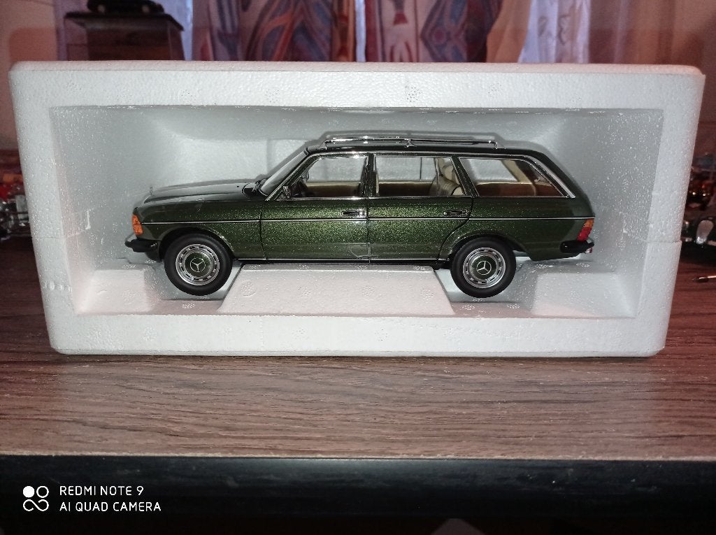 Miniature de Collection Mercedes S123 T Vert Métalisé Norev, Enlèvement ou Envoi, Neuf, Voiture, Norev