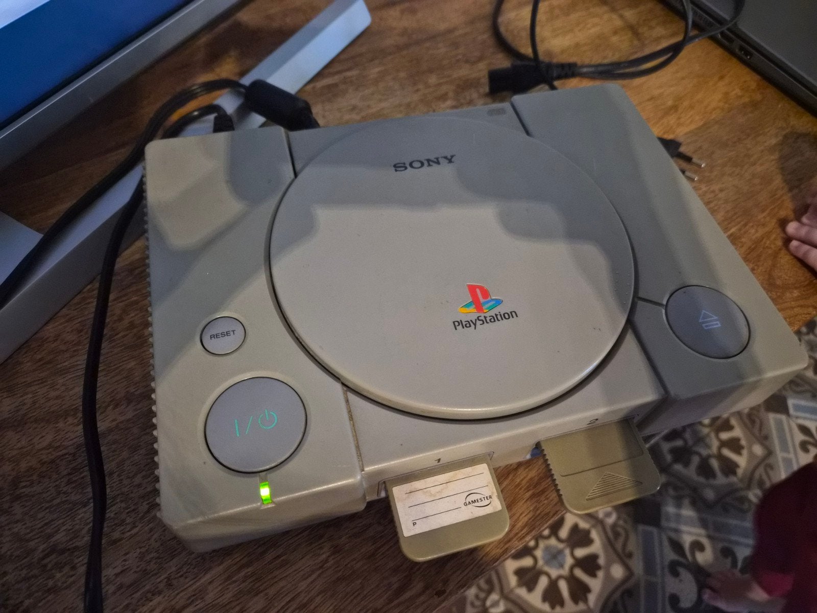 Playstation 1, Consoles de jeu & Jeux vidéo, Enlèvement ou Envoi, Utilisé, Sans contrôleur, Avec carte mémoire