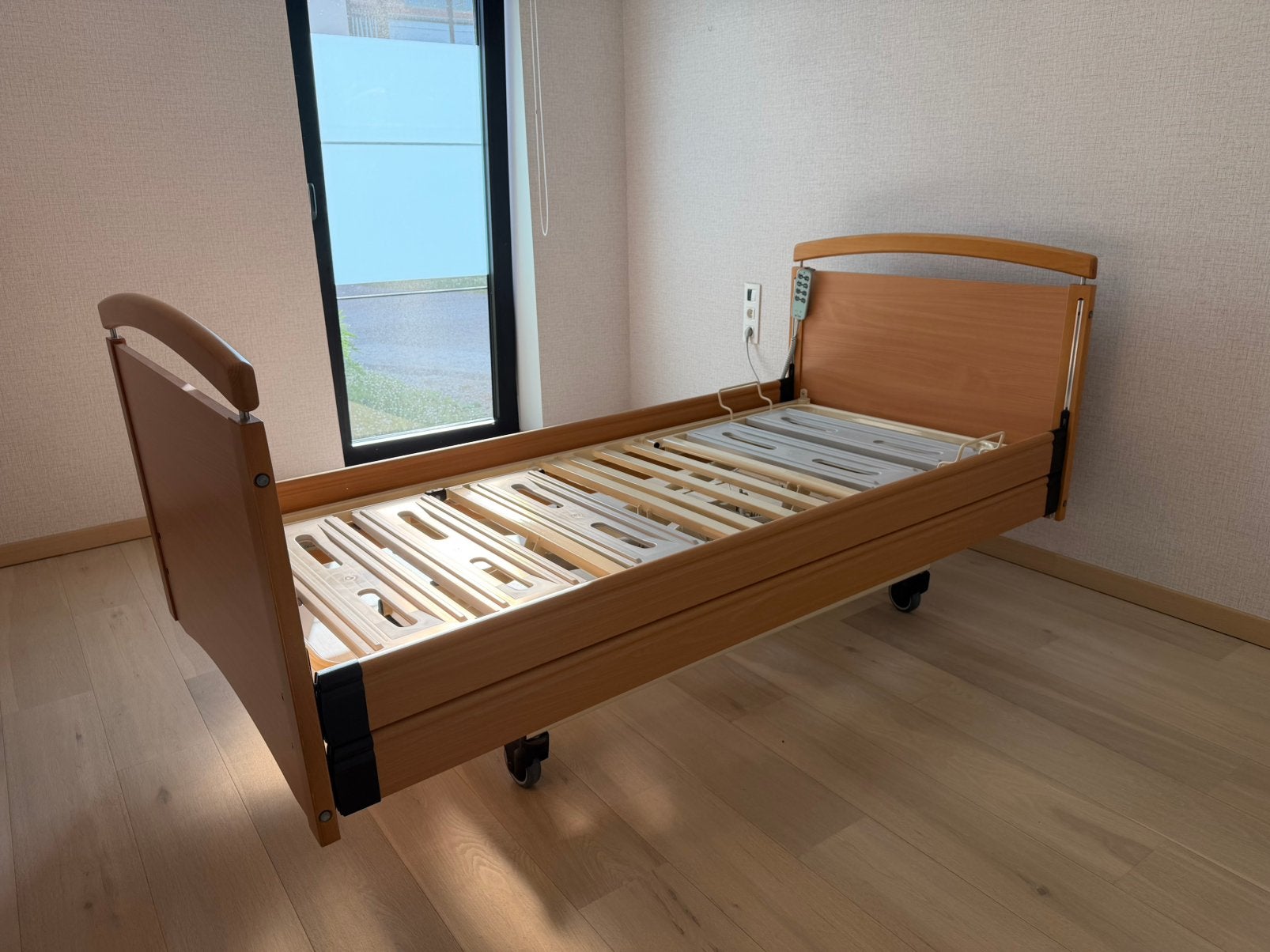 Hoog laag medisch bed, Diversen, Ophalen, Zo goed als nieuw