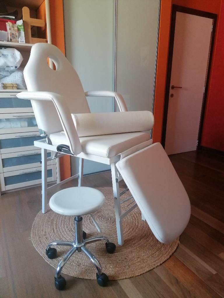 massagetafel, Ophalen, Zo goed als nieuw, Massagetafel