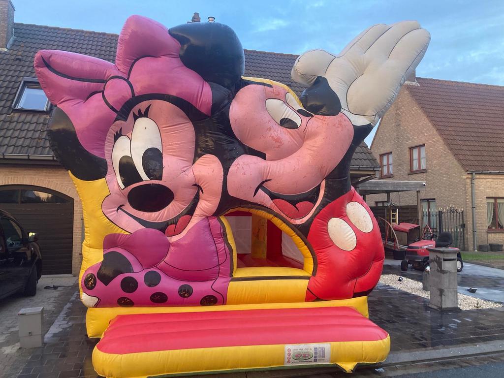 Minnie mouse springkasteel, Enlèvement, Utilisé