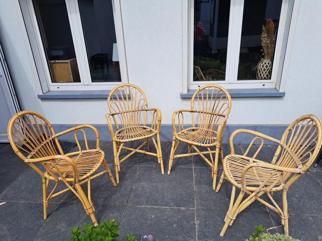 4x rieten/rotan stoeltjes, Tuin en Terras, Ophalen, Gebruikt, Rotan, Stapelbaar