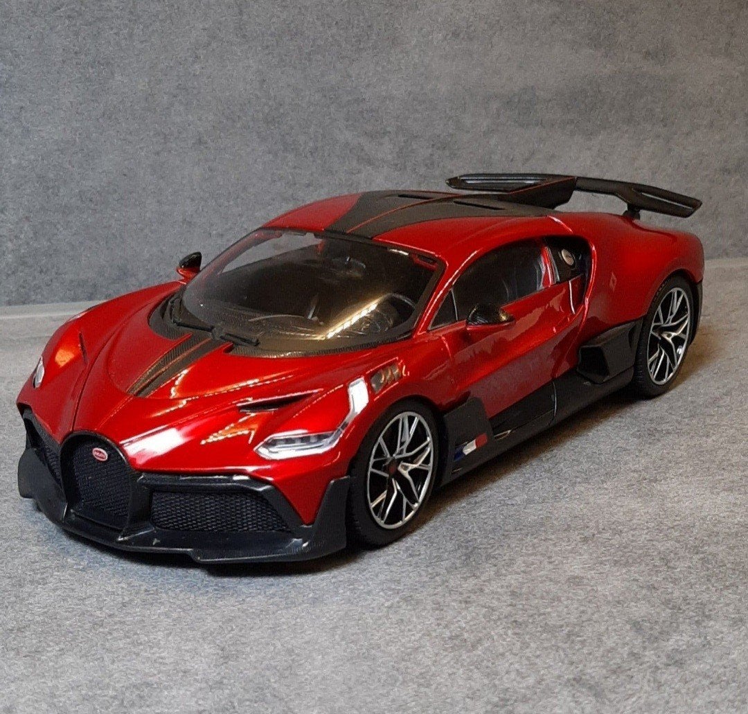 Bburago/1:18/Bugatti Divo 2019/ZGAN, Hobby en Vrije tijd, Modelauto's | 1:18, Ophalen of Verzenden, Zo goed als nieuw, Auto, Burago