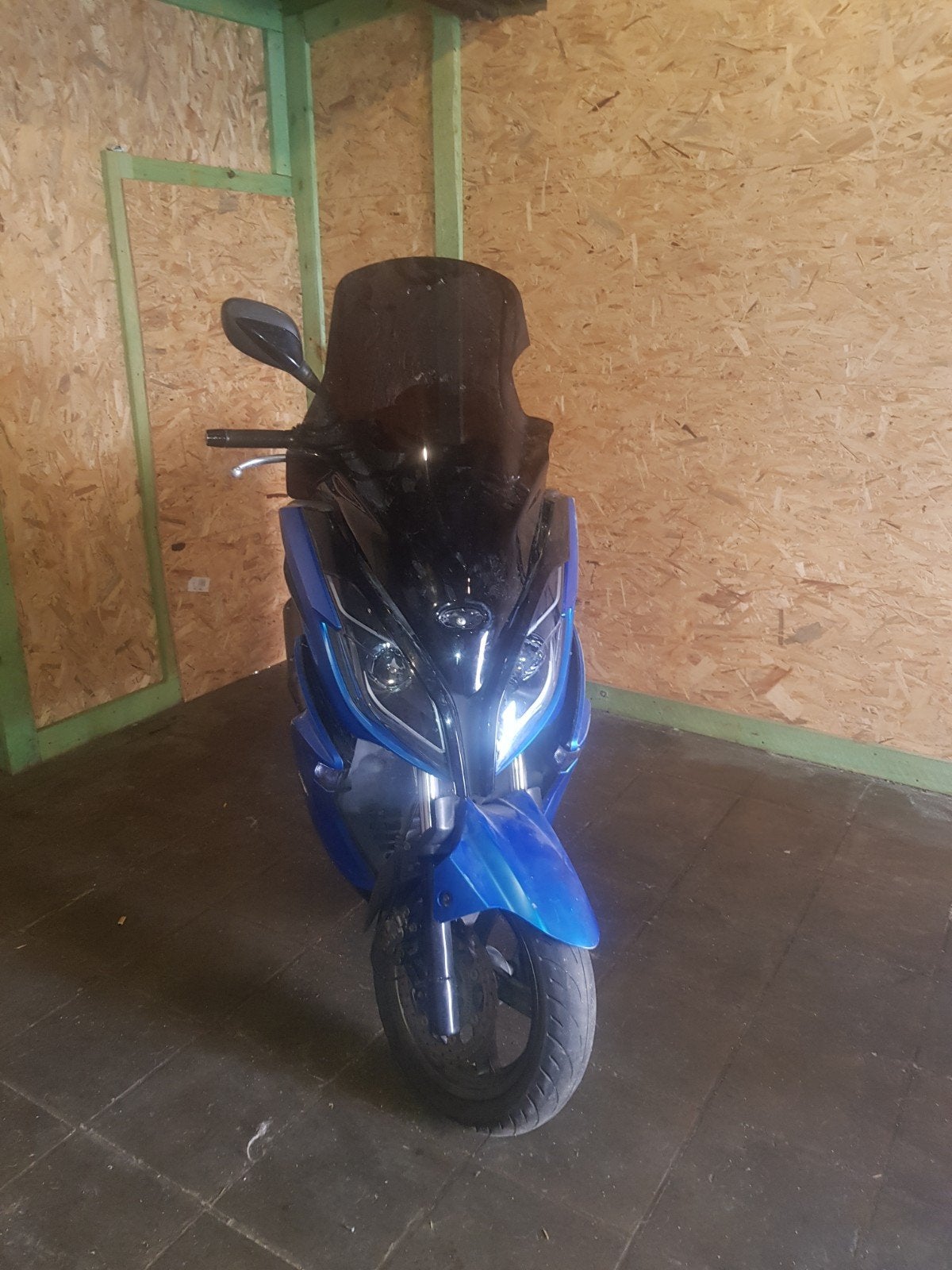 kymco 125cc
kymco k xct 125
Année 2017
Avec tous ces d, Enlèvement ou Envoi