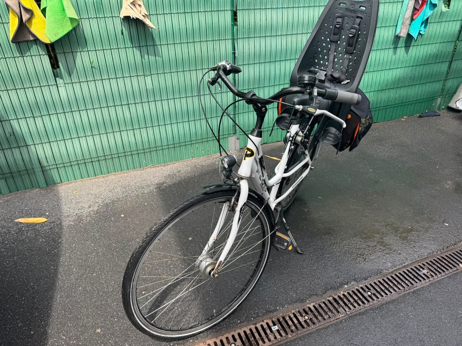 Nieuwe Fiets met kinderstoel, Fietsen en Brommers, Fietsen | Driewielfietsen, Ophalen