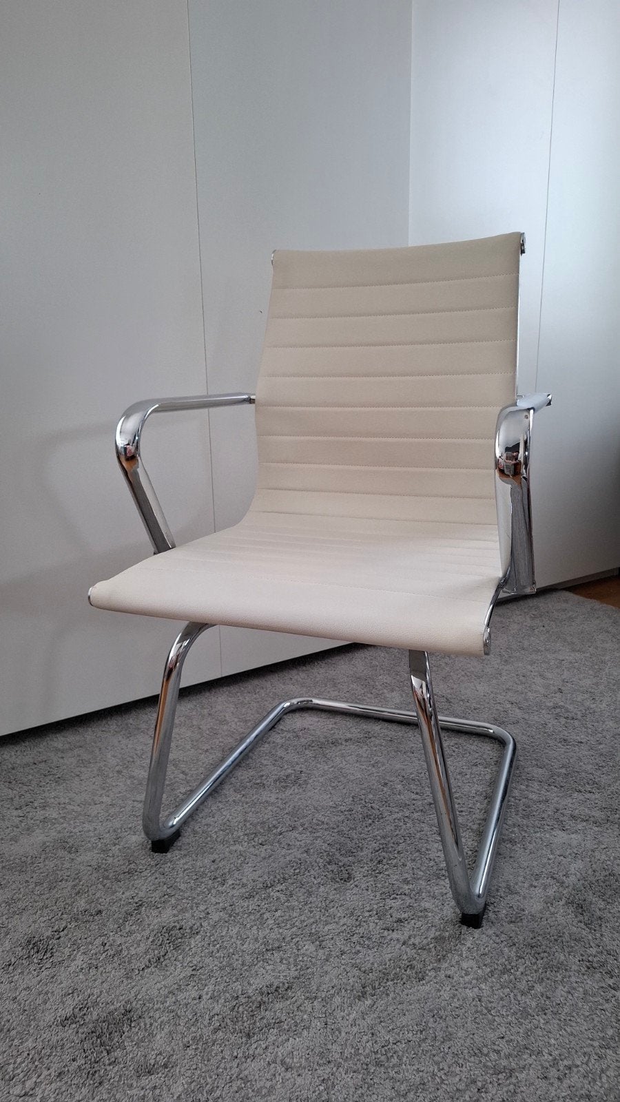 Chaise de bureau ou chaise visiteur en simili cuir, Enlèvement, Chaise de bureau