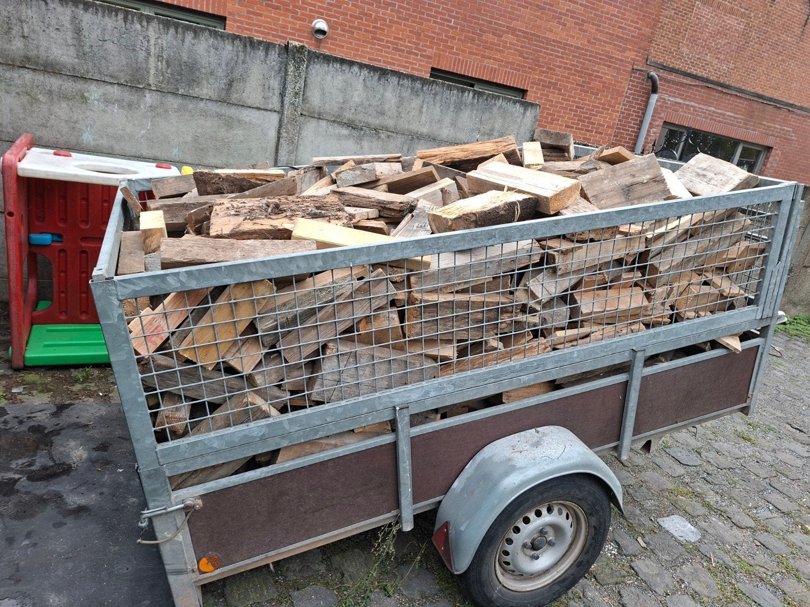 brandhout Geleverd, Enlèvement