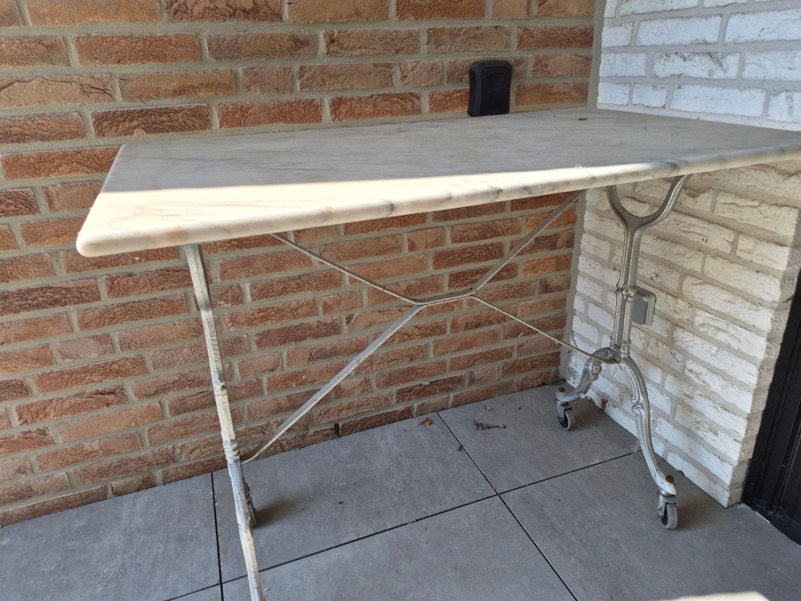 Tafel, Enlèvement