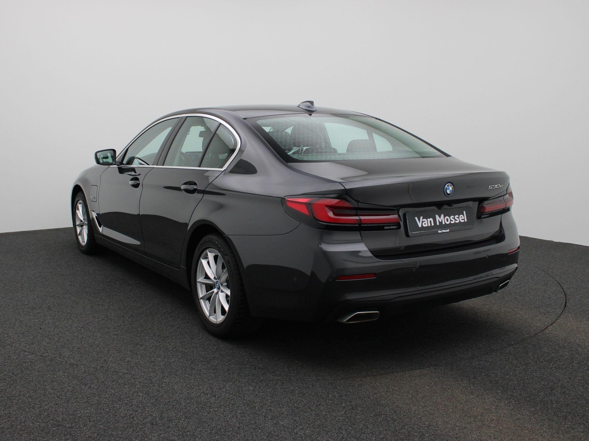 BMW 5 Reeks Berline 530e 215kW, Auto's, Zwart, 4 cilinders, Automatische klimaatregeling, Plug-in hybride