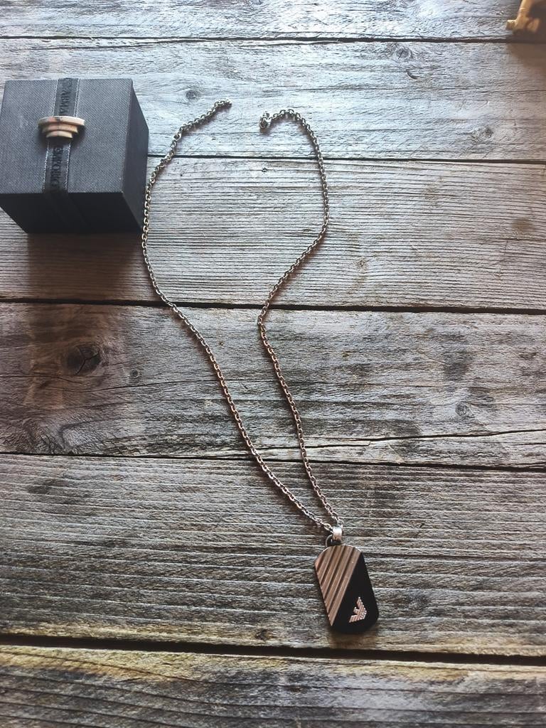 Collier Emporio Armani avec pendentif — défectueux (réparabl, Bijoux, Sacs & Beauté, Colliers, Enlèvement ou Envoi, Avec pendentif
