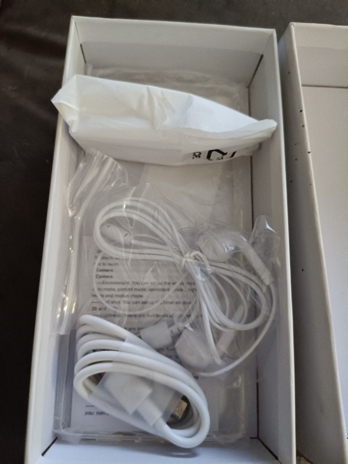 nieuwe gsm met een pen van onder, Universeel, Nieuw, Ophalen of Verzenden, Snellader