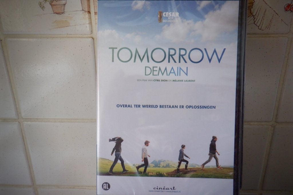 DVD Tomorrow.SEALED !, Cd's en Dvd's, Dvd's | Documentaire en Educatief, Nieuw in verpakking, Natuur, Extra's, Engels, Nederlands