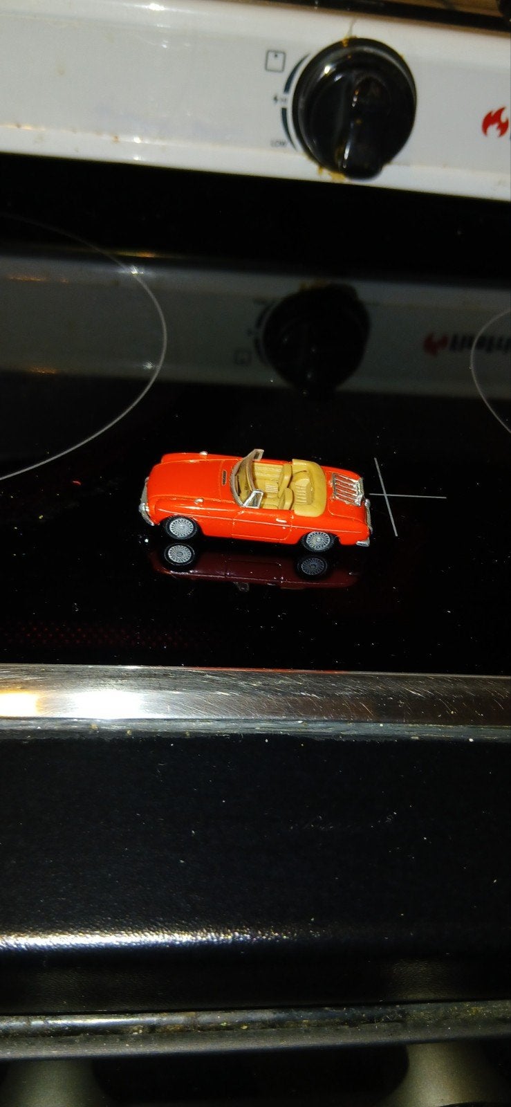 Voiture miniature MG MGB Cabriolet Roadster – Échelle 1/87, Autos : Divers, Enlèvement ou Envoi