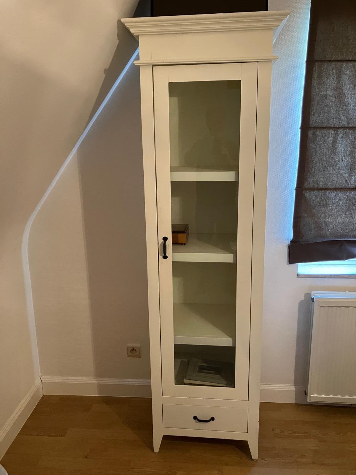 Witte kast, Ophalen