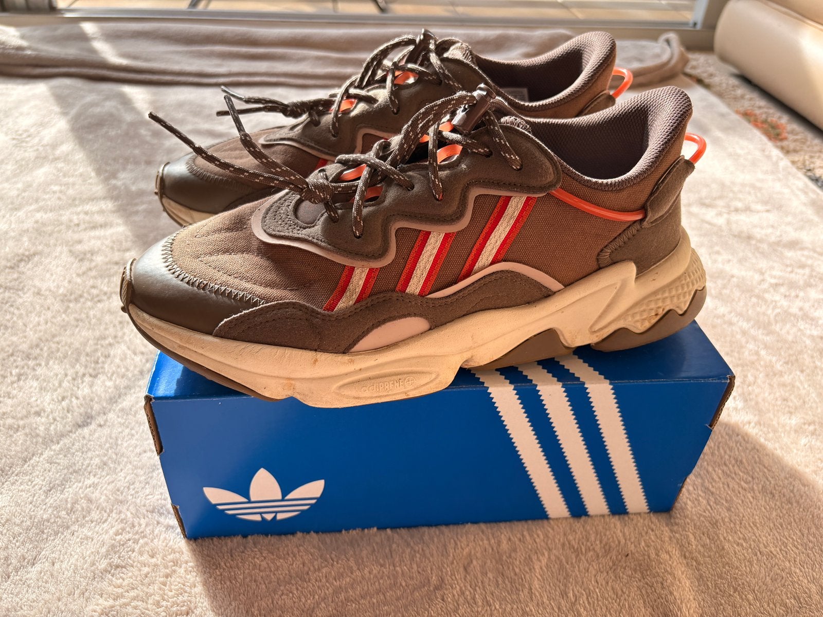 Adidas Ozweego unisex, Vêtements | Hommes, Chaussures, Enlèvement ou Envoi, Comme neuf, Brun, Baskets