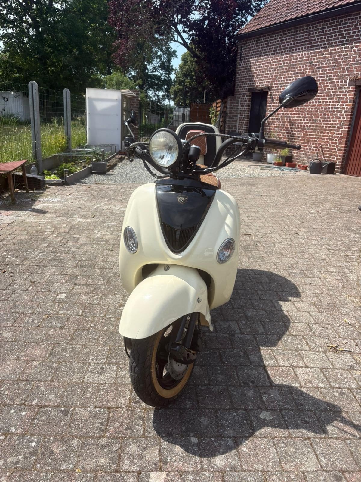 Trottinette rétro Neco Borsalino 2014, Enlèvement