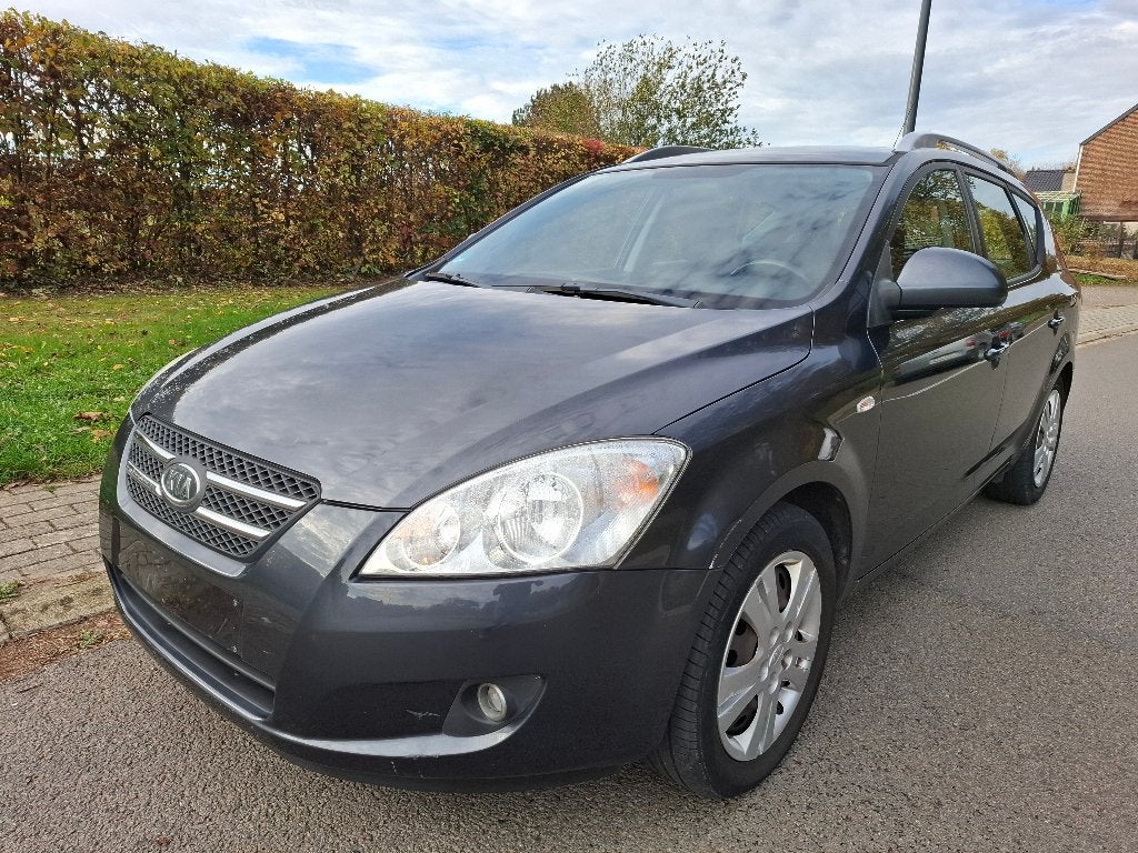 Kia Ceed SW 1.6 CRDi 90 CH Climat 2009 5 Portes, Autos, Kia, Argent ou Gris, Boîte manuelle, Entretenue par le concessionnaire