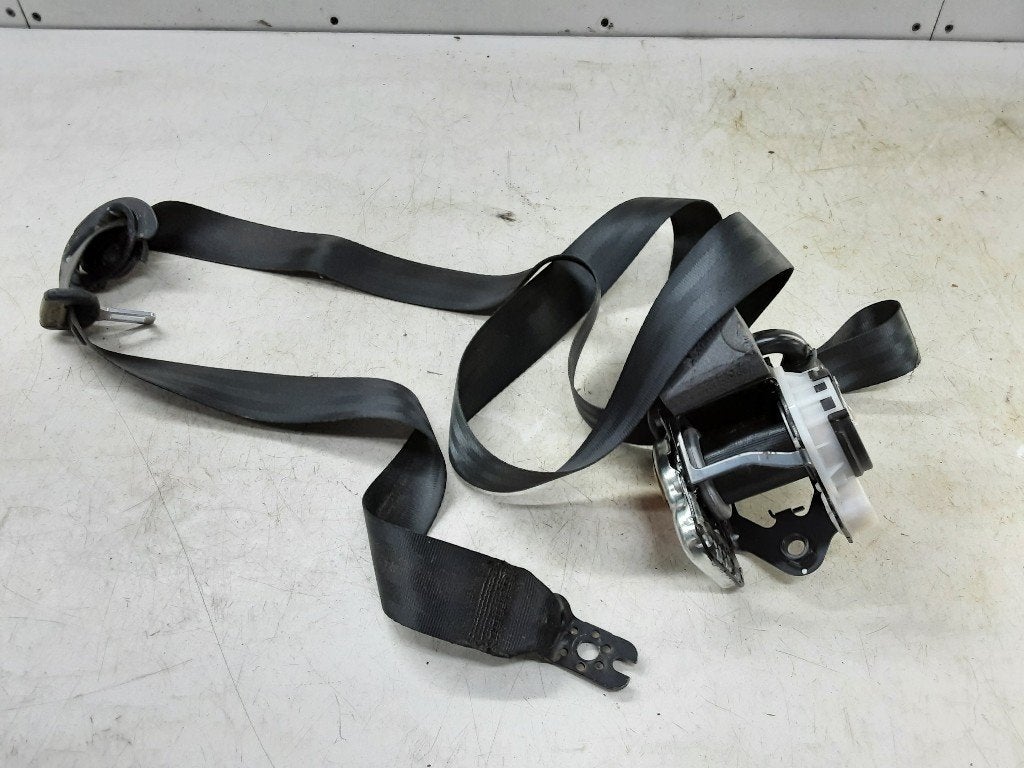 VEILIGHEIDSGORDEL LINKS VOOR Golf VII Variant (AUVV), Gebruikt, Volkswagen, Volkswagen AG, Kundenbetreuung@volkswagen.de