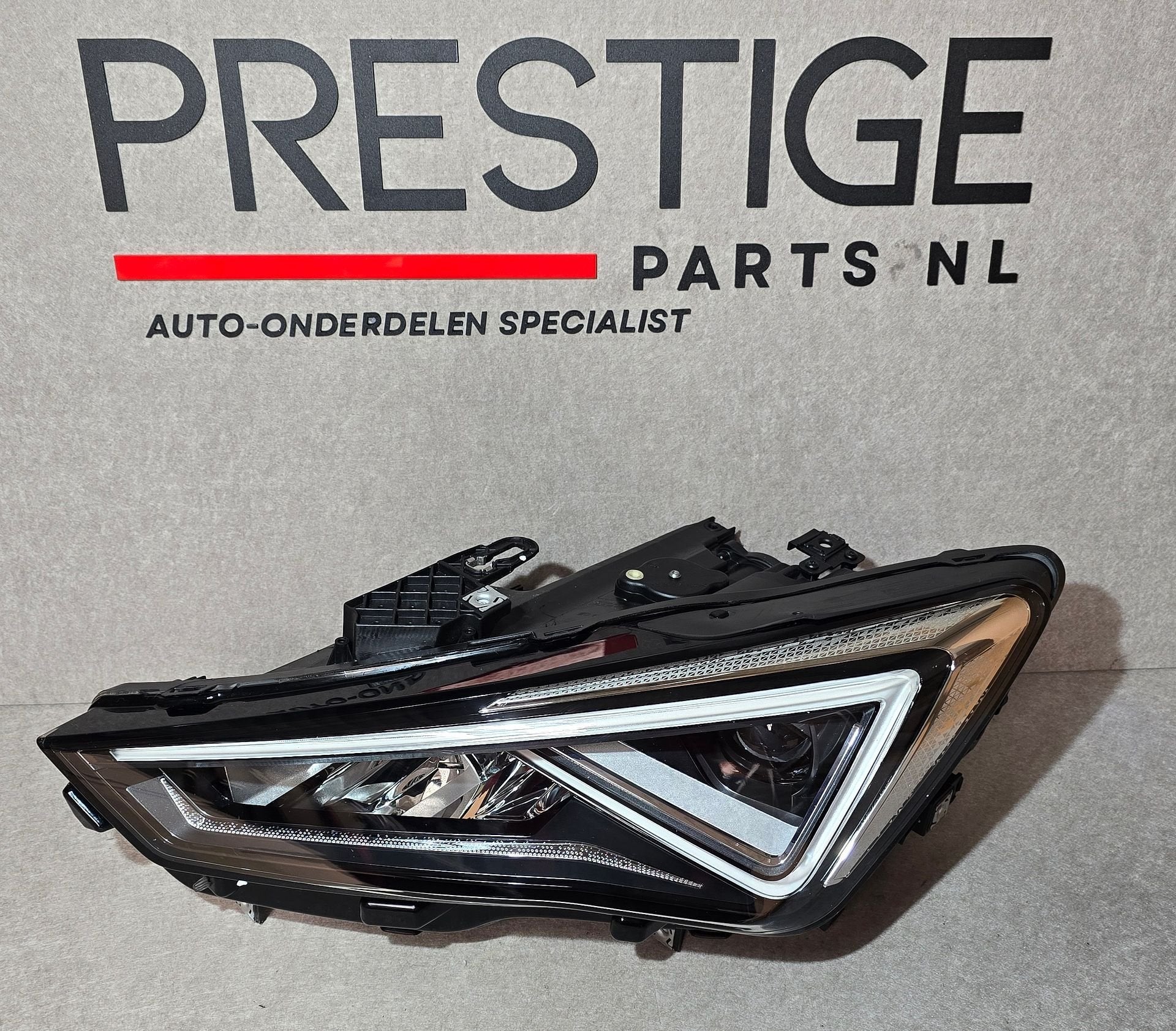 Koplamp Cupra Formentor 5FF 5FG941007F FULL LED LINKS ORIGIN, Gebruikt, -, Overige automerken, Ophalen of Verzenden