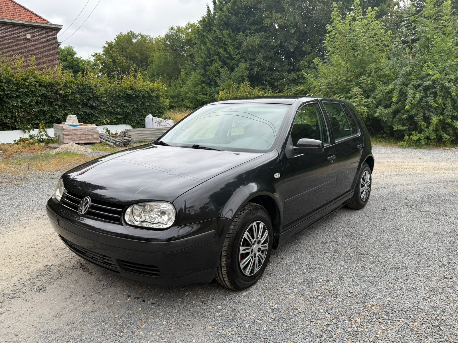 Volkswagen Golf 4 -1.4 Benzine - Gekeurd voor verkoop, Auto's, 4 deurs, Stof, Zwart, Bluetooth