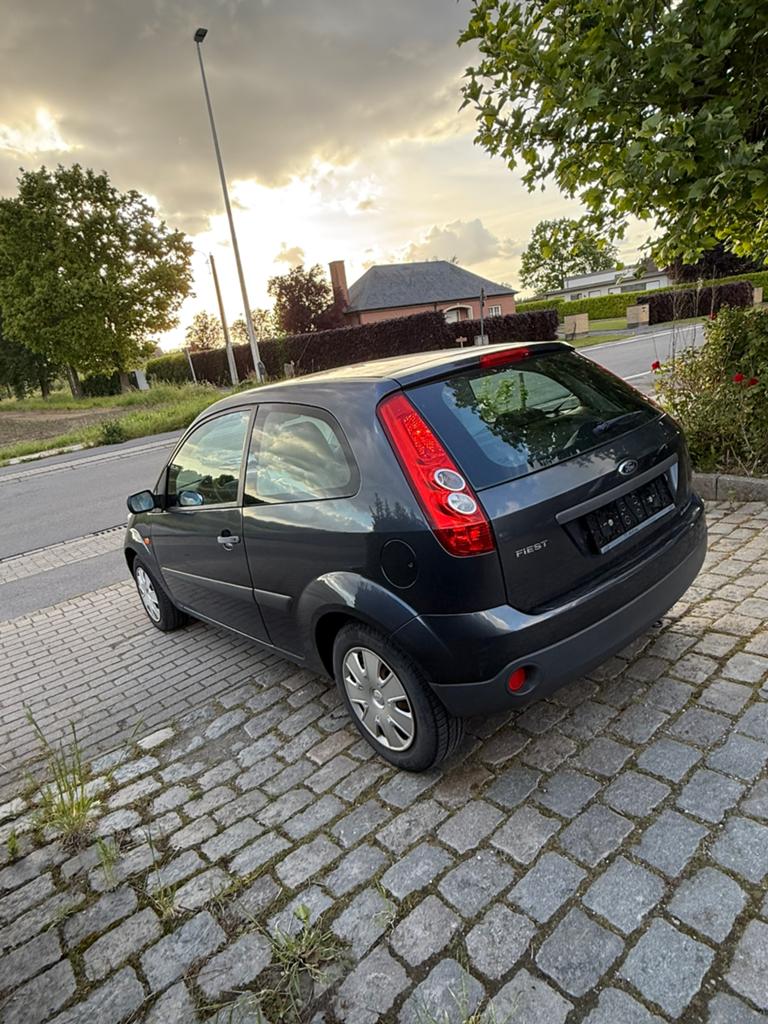 Prachtige Ford Fiesta 1.3 benzine 75 000 km, Auto's, Bedrijf, Euro 4, Te koop, Note