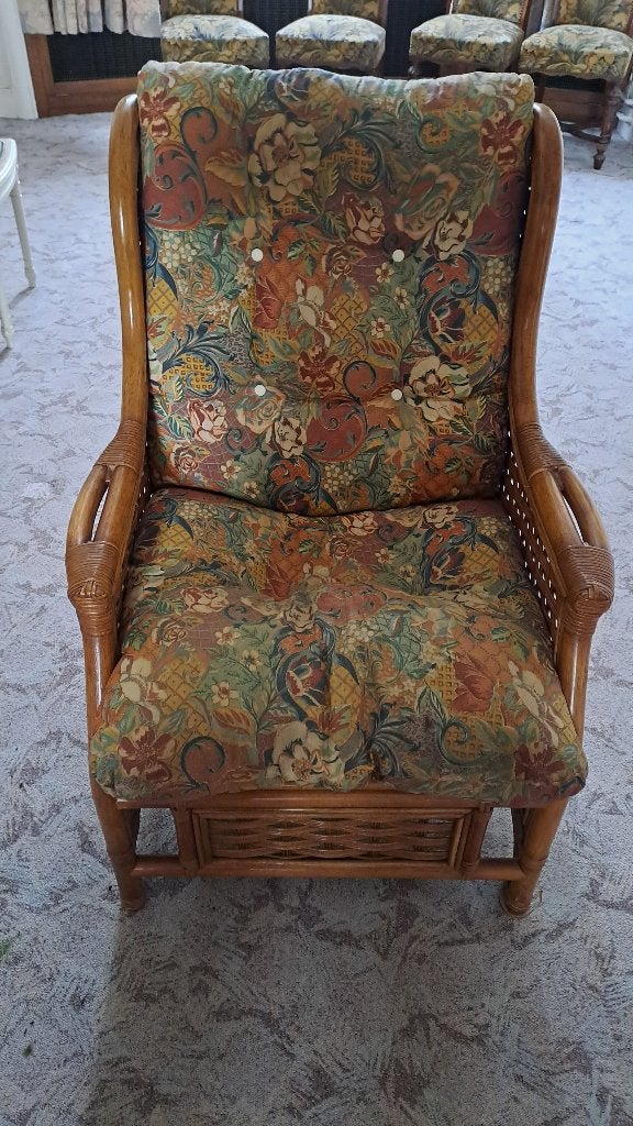 Houten rotan zetel, Ophalen