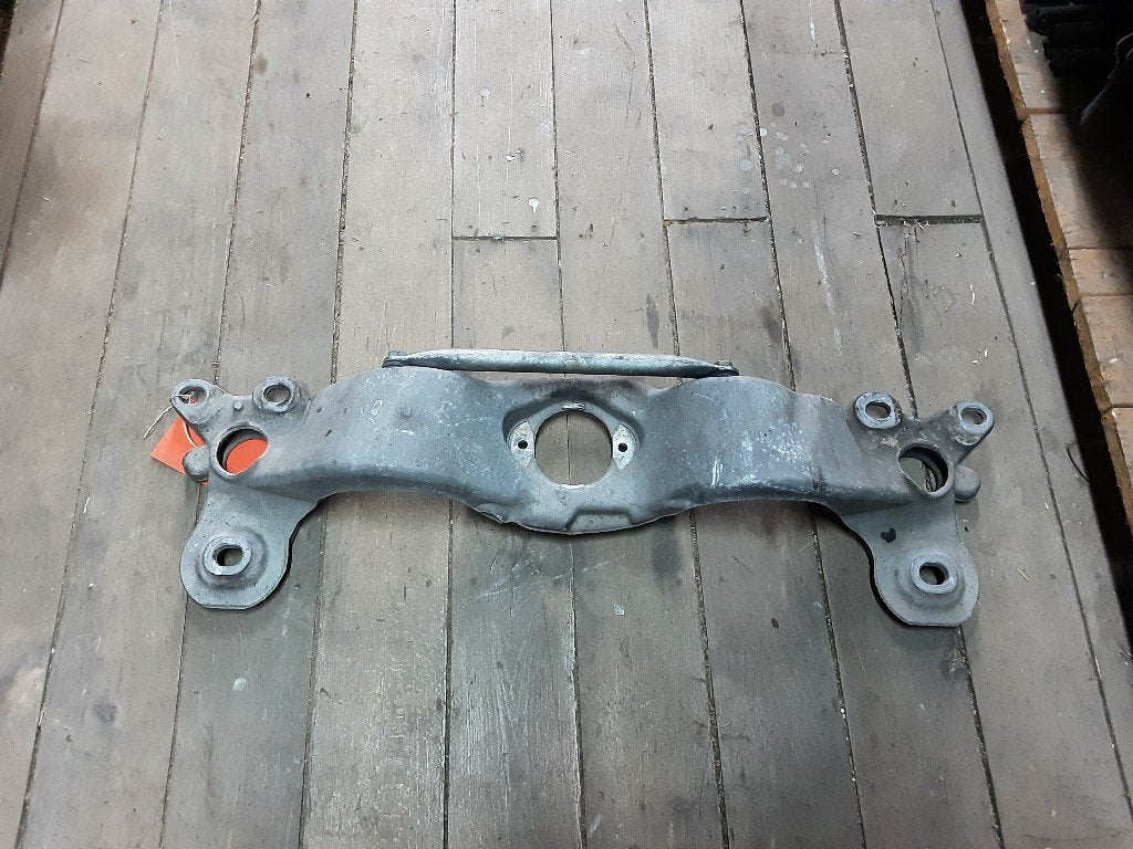 AVANT ESSIEU FAISCEAU Audi A4 Cabrio (B7) (01-2002/03-2009), Mevr. I. Hauben, Audi, Utilisé, Rue de l'Espoir 34 34
4030  GRIVEGNÉE, BE