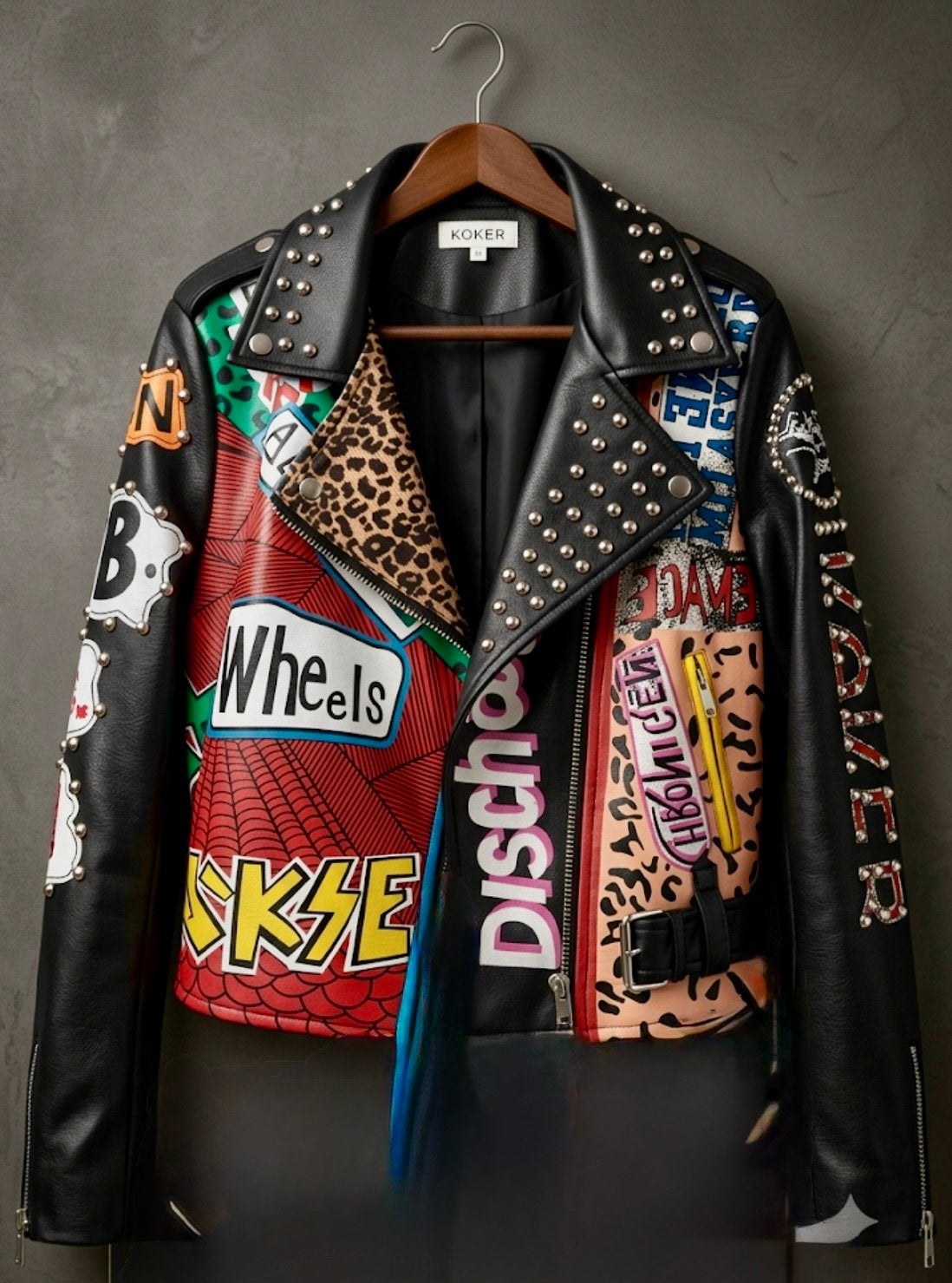 Veste de moto avec clous et patchs, Enlèvement ou Envoi, Comme neuf