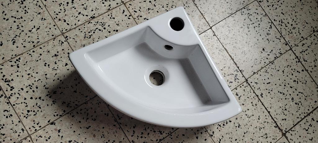Hoek lavabo toilet, Ophalen, Zo goed als nieuw