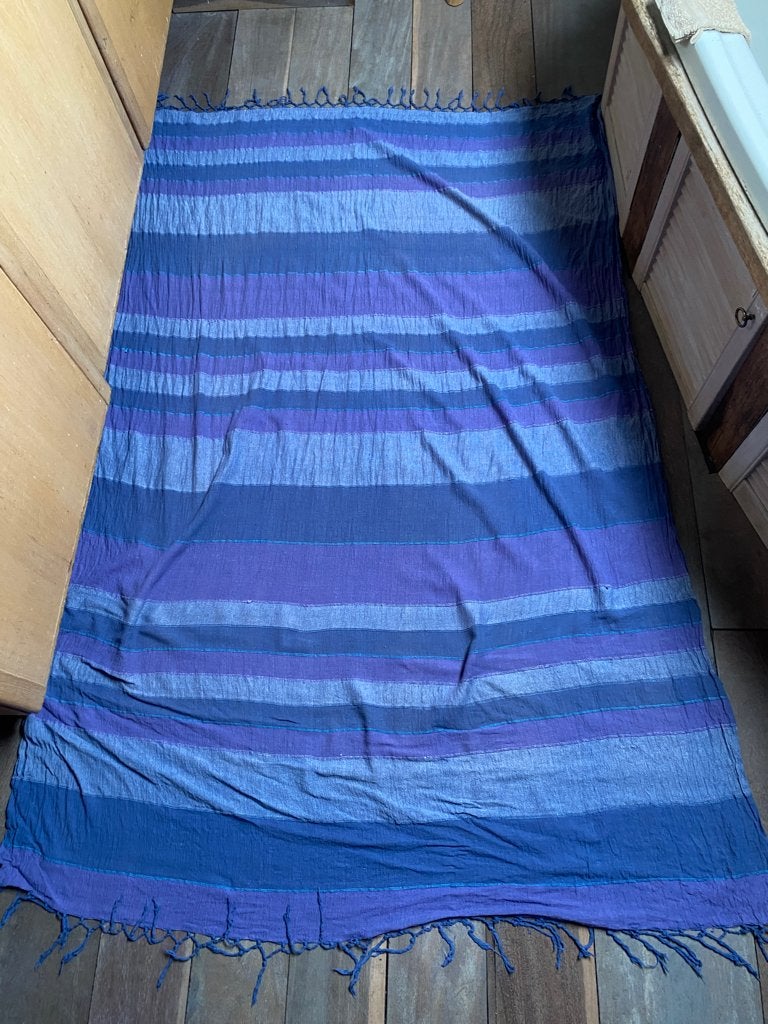 Grote handgemaakte plaid geïnspireerd op Nepal 200 x 145 cm, Huis en Inrichting, Woonaccessoires | Plaids en Woondekens, Gebruikt