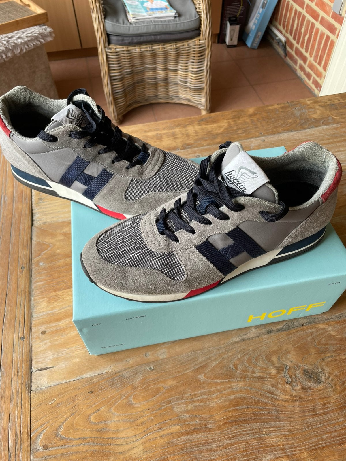 Hogan sneakers maat 44, Enlèvement ou Envoi, Comme neuf, Baskets