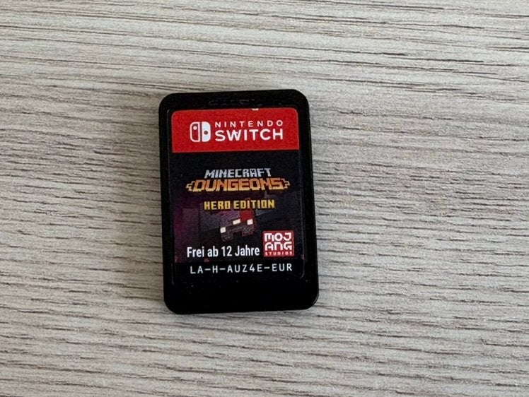 Nintendo Switch Minecraft Dungeons Hero edition, Ophalen of Verzenden
