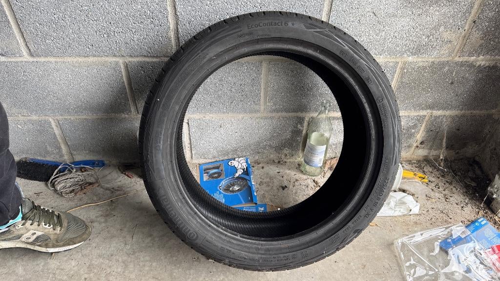 NEUF: 1 pneu CONTINENTAL 225/40/18 jamais monté Mini Clubman, Auto-onderdelen, Banden en Velgen, Ophalen, 18 inch, Nieuw, Band(en)