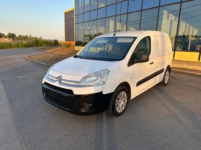 Citroen Berlingo. Bj..2015..1.6,hdi..150,000km..A/C ..GPS, Auto's, https://public.car-pass.be/vhr/50fa5987-aa91-4a52-a536-f1061d450742