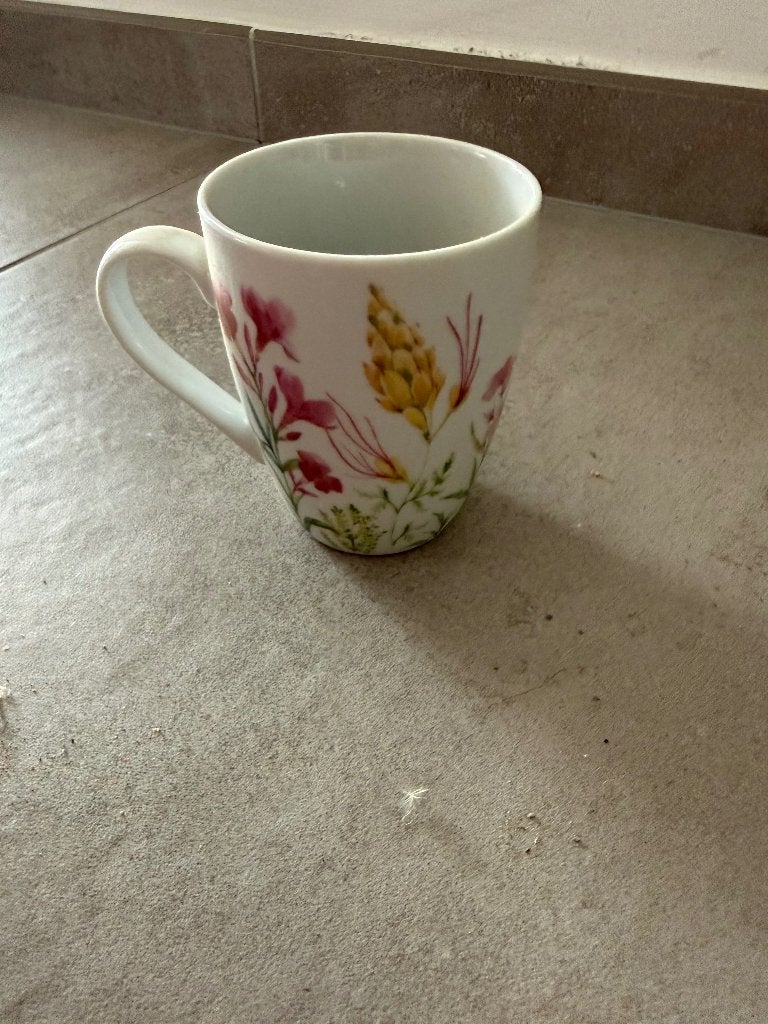 Mug H&H Lifestyle Blanche à motifs fleurs, Maison & Meubles, Cuisine | Vaisselle, Enlèvement ou Envoi, Neuf, Mug